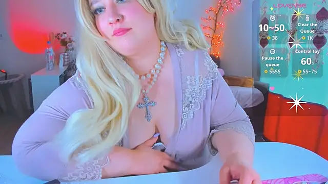 VanessaHayees online show from May 13, 6:09 am