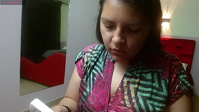 Sahamara 07 online show from November 17, 1:48 pm