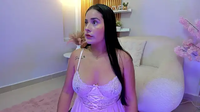 Emilysweet4u  online show from October 13, 9:16 pm