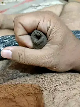 Snapshot of brownbear6 chatting on November 28, 2:50 pm brownbear6 online show from November 28, 2:50 pm