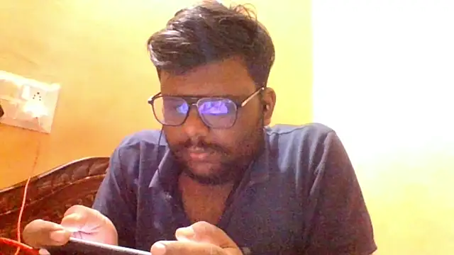 Snapshot of brownbear6 chatting on November 4, 6:44 pm brownbear6 online show from November 4, 6:44 pm