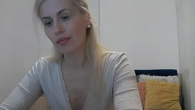 Snapshot of Lika_Soul chatting on October 31, 4:25 pm Lika Soul online show from October 31, 4:25 pm