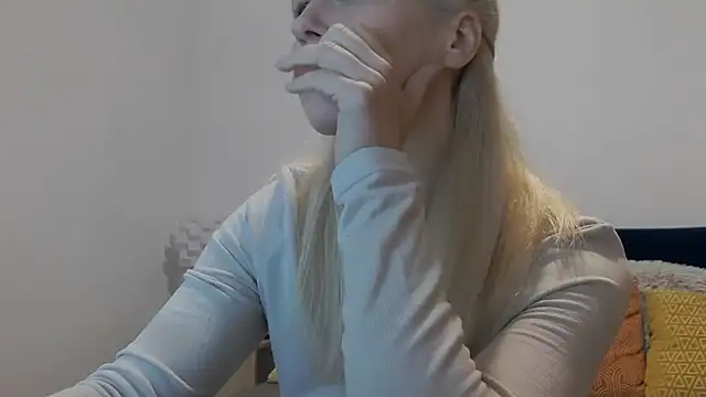 Snapshot of Lika_Soul chatting on November 28, 4:40 pm Lika Soul online show from November 28, 4:40 pm