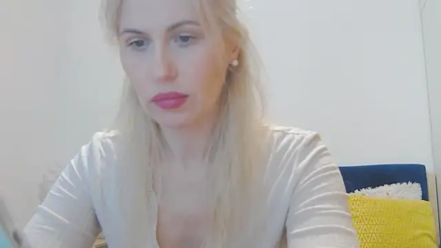 Snapshot of Lika_Soul chatting on October 19, 4:43 pm Lika Soul online show from October 19, 4:43 pm