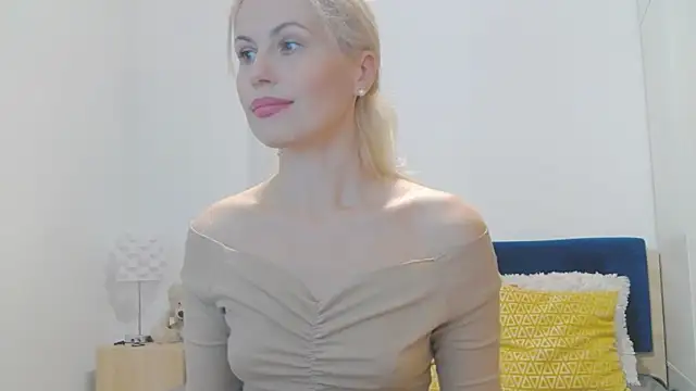 Snapshot of Lika_Soul chatting on October 23, 3:32 pm Lika Soul online show from October 23, 3:32 pm