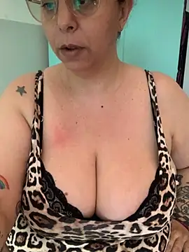 LupeLok online show from November 17, 4:33 pm