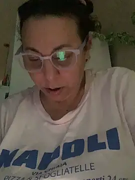 Snapshot of LupeLok chatting on June 9, 1:12 pm LupeLok online show from June 9, 1:12 pm