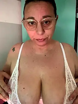 LupeLok online show from November 18, 3:59 pm