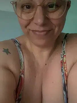 LupeLok online show from November 15, 5:39 pm