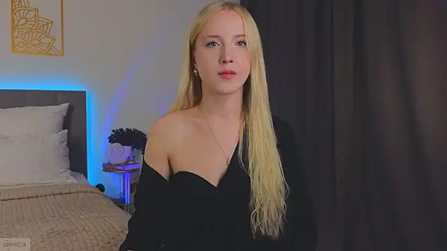 Snapshot of Adele_Armas chatting on October 3, 10:11 pm Adele Armas online show from October 3, 10:11 pm