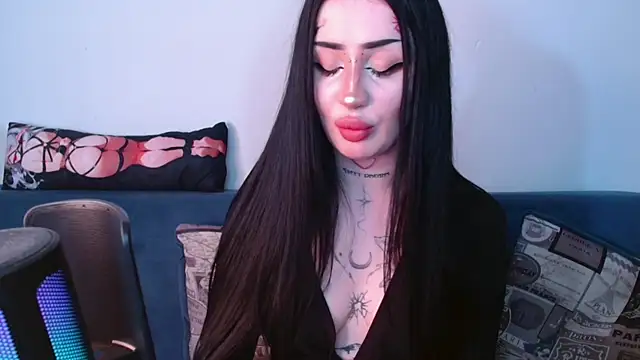 Snapshot of alisa_tattoogirl1 chatting on September 21, 6:24 pm alisa tattoogirl1 online show from September 21, 6:24 pm