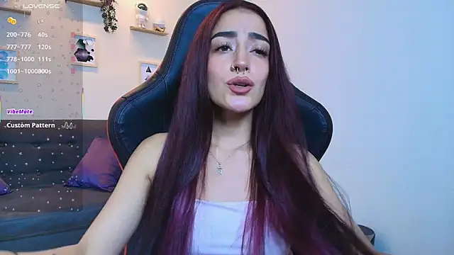 Snapshot of ViolethRosse chatting on September 20, 7:52 pm ViolethRosse online show from September 20, 7:52 pm