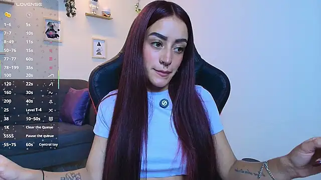 Snapshot of ViolethRosse chatting on October 15, 7:22 pm ViolethRosse online show from October 15, 7:22 pm