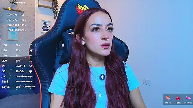 Snapshot of ViolethRosse chatting on November 26, 7:47 pm ViolethRosse online show from November 26, 7:47 pm