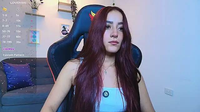 Snapshot of ViolethRosse chatting on October 20, 7:47 pm ViolethRosse online show from October 20, 7:47 pm