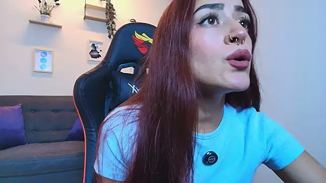 Snapshot of ViolethRosse chatting on November 4, 8:34 pm ViolethRosse online show from November 4, 8:34 pm