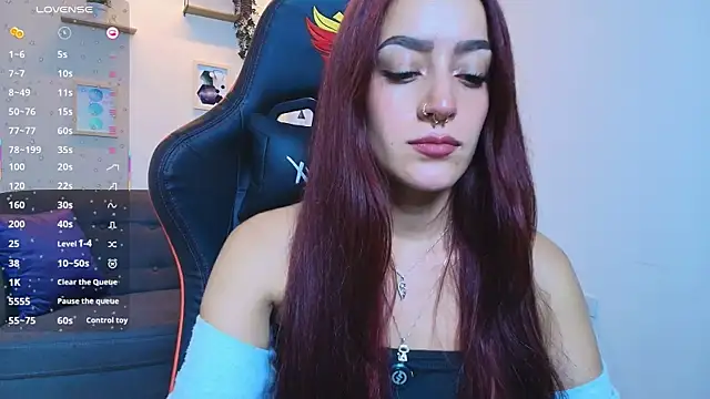 Snapshot of ViolethRosse chatting on November 17, 7:40 pm ViolethRosse online show from November 17, 7:40 pm