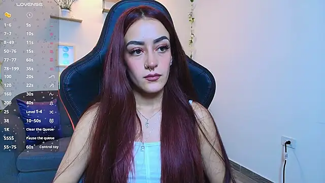 Snapshot of ViolethRosse chatting on November 25, 7:03 pm ViolethRosse online show from November 25, 7:03 pm