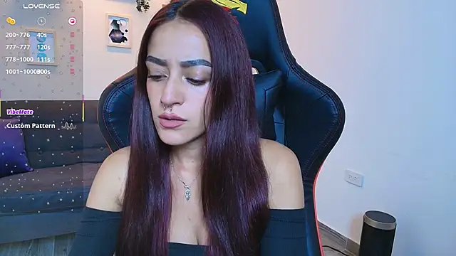 Snapshot of ViolethRosse chatting on October 10, 8:09 pm ViolethRosse online show from October 10, 8:09 pm