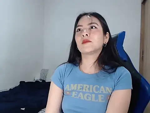 EloiseJun online show from November 7, 1:54 am