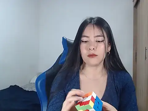 EloiseJun online show from November 6, 12:14 am