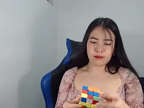 EloiseJun online show from October 26, 2:45 am