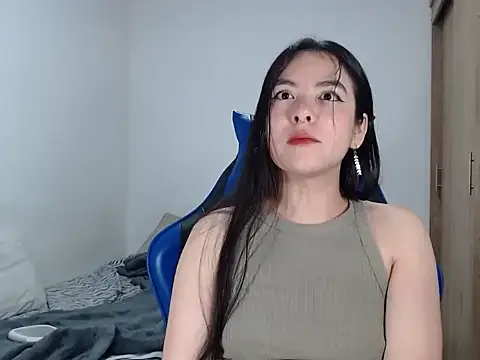 Snapshot of EloiseJun chatting on January 15, 3:54 am EloiseJun online show from January 15, 3:54 am