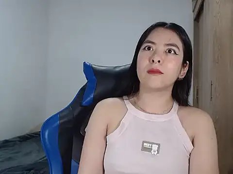 EloiseJun online show from December 20, 12:13 am