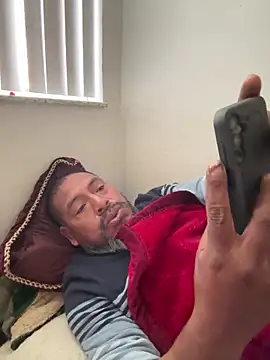 Snapshot of julio_p chatting on February 1, 3:21 pm julio p online show from February 1, 3:21 pm