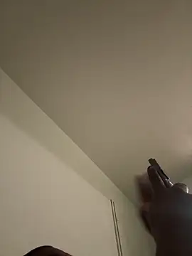 Snapshot of julio_p chatting on February 8, 3:15 am julio p online show from February 8, 3:15 am