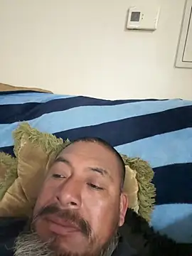 Snapshot of julio_p chatting on February 3, 3:48 am julio p online show from February 3, 3:48 am