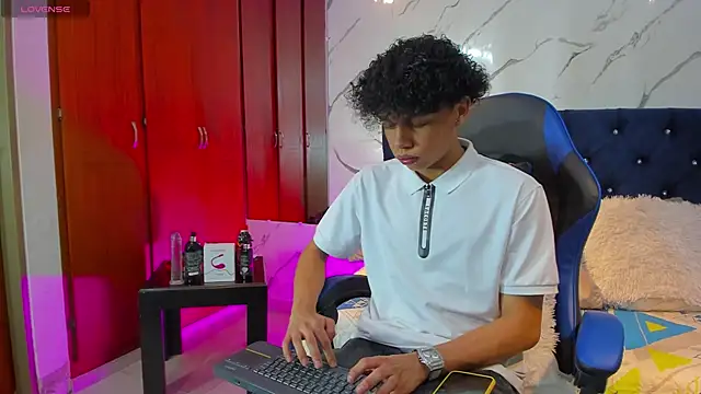  taylor black online show from February 5, 9:32 pm