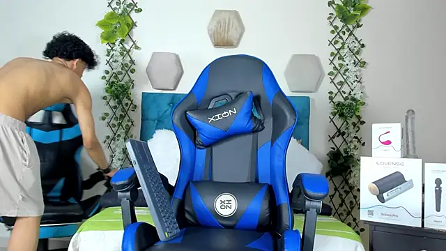  taylor black online show from November 4, 9:07 pm