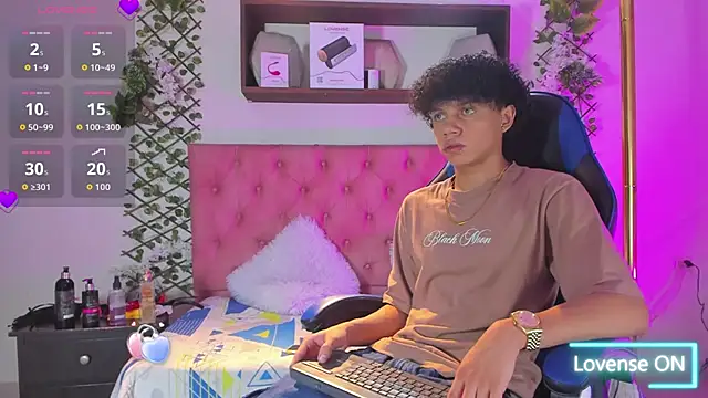  taylor black online show from February 11, 9:14 pm