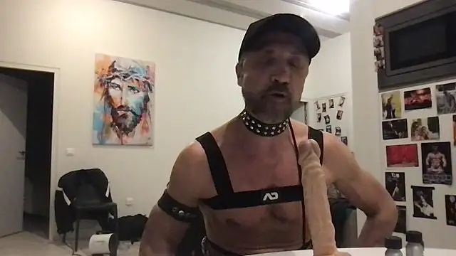 Zaak91190 online show from April 8, 9:05 pm