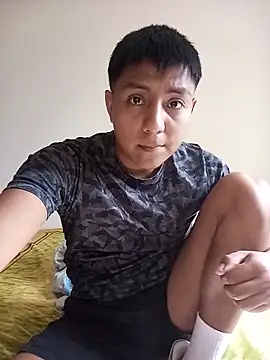 Snapshot of dereck14c chatting on July 29, 3:11 pm dereck14c online show from July 29, 3:11 pm