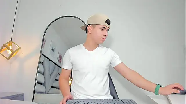 lianfox  online show from December 19, 12:51 pm