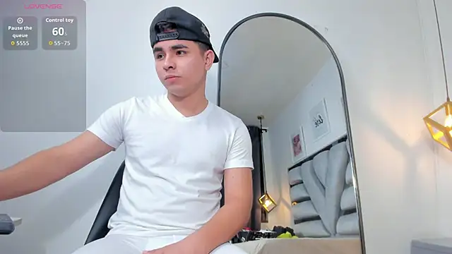 Snapshot of lianfox_ chatting on February 15, 1:43 pm lianfox online show from February 15, 1:43 pm