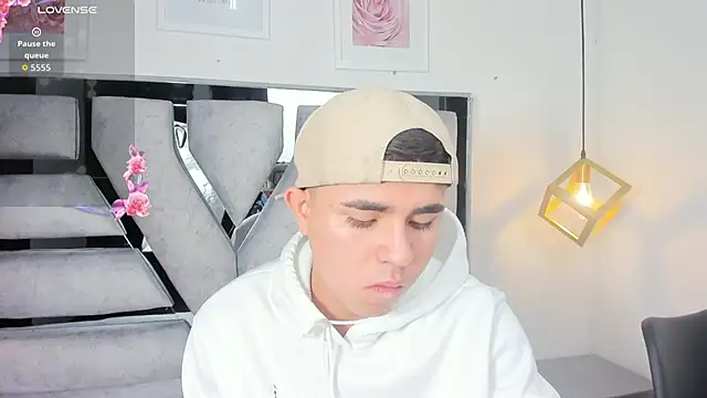 lianfox  online show from November 1, 1:05 pm