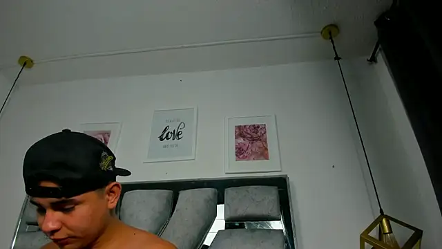 lianfox  online show from April 23, 12:22 pm