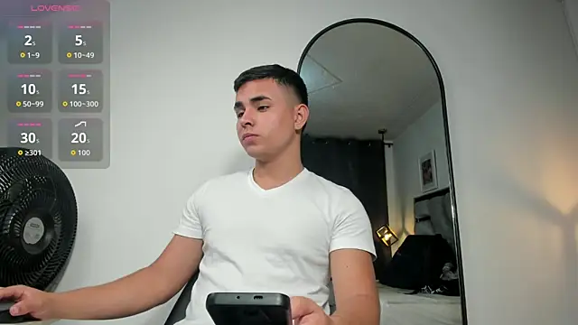 lianfox  online show from May 18, 12:54 pm