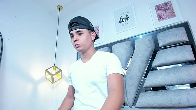 lianfox  online show from April 7, 12:29 pm