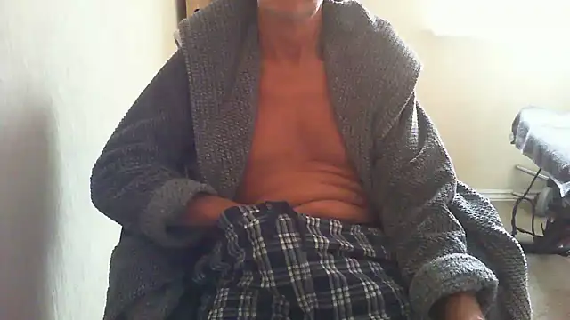 Snapshot of rogpb chatting on July 16, 7:49 am rogpb online show from July 16, 7:49 am