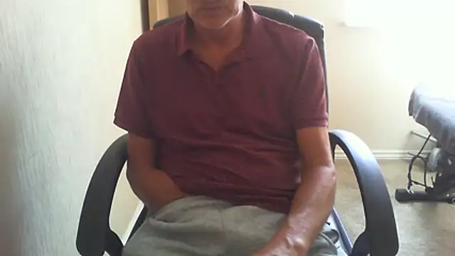Snapshot of rogpb chatting on July 14, 1:28 pm rogpb online show from July 14, 1:28 pm