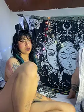 puepleholly online show from October 29, 11:47 pm