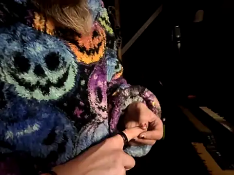 thejuicybacon online show from February 28, 8:25 am