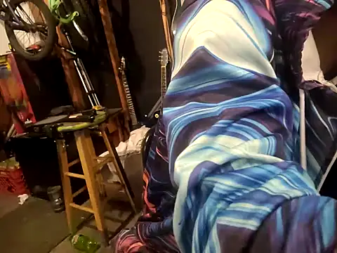 thejuicybacon online show from October 1, 5:45 am