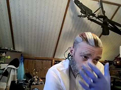 thejuicybacon online show from December 4, 5:56 pm