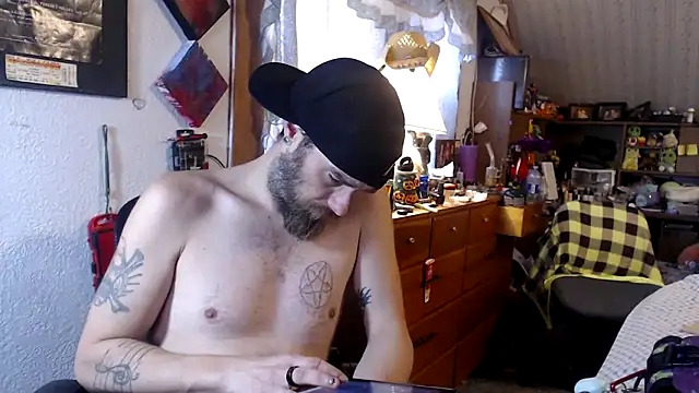 thejuicybacon online show from October 1, 6:45 pm