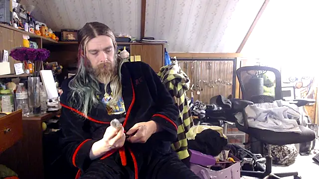 thejuicybacon online show from March 4, 6:04 pm